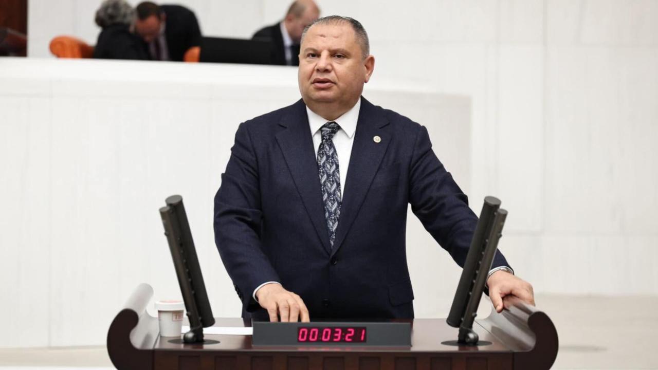 MHP'li Öztürk: Aileler, çocuklarının dijital dünyadaki varlığını yakından takip etmeli, onları yasaklarla değil bilinçli rehberlikle yönlendirmelidir