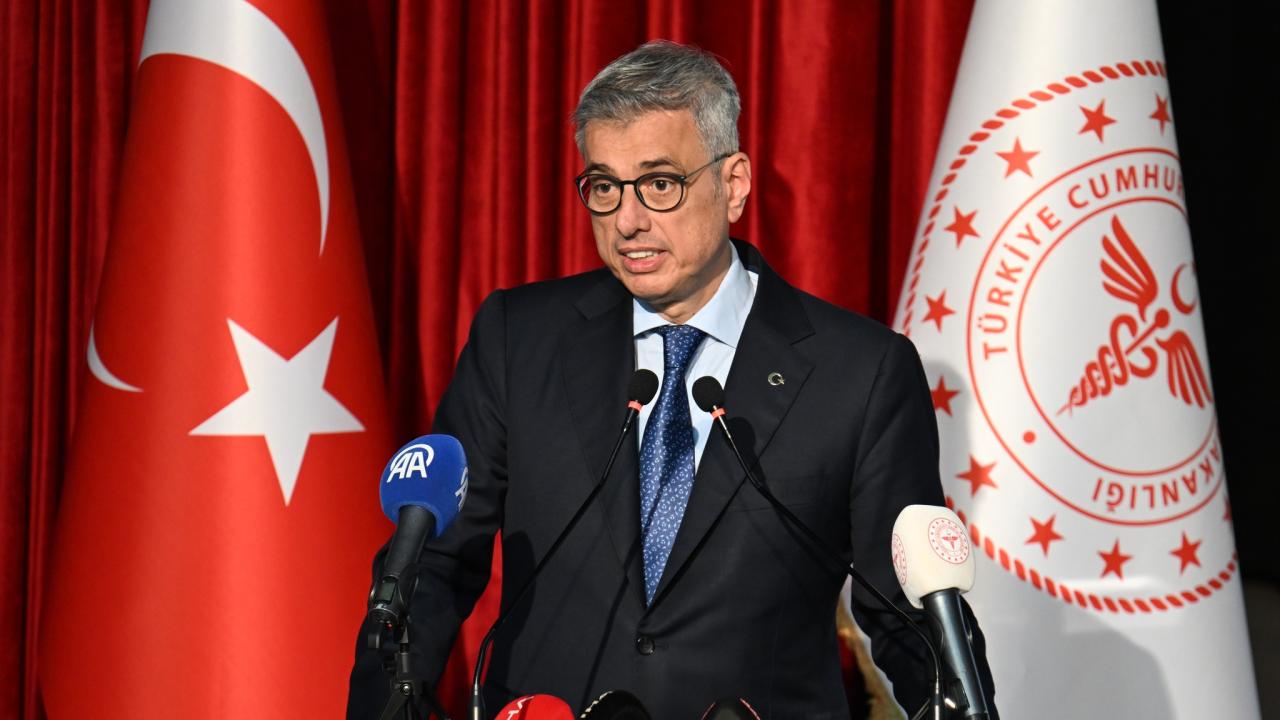 Bakan Memişoğlu, 1. Uluslararası Sağlık ve Tıp Bilimleri Kongresi'ne katıldı
