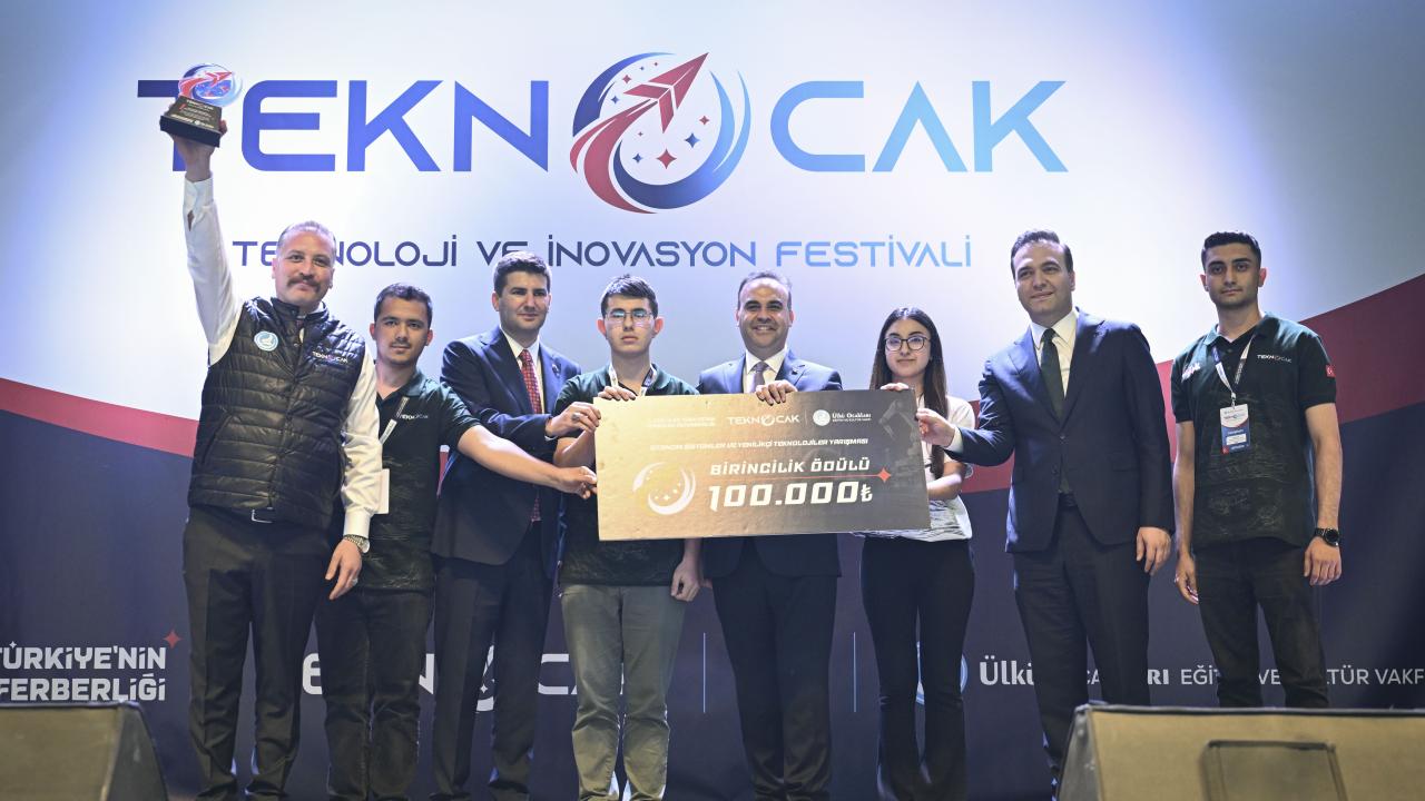 TeknOcak Festivali'nde dereceye giren takımlar ödüllerini aldı