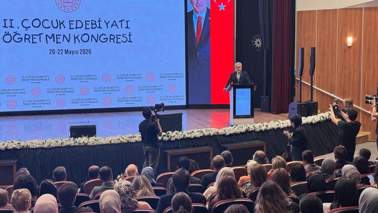 "2. Çocuk Edebiyatı Öğretmen Kongresi" İstanbul'da başladı
