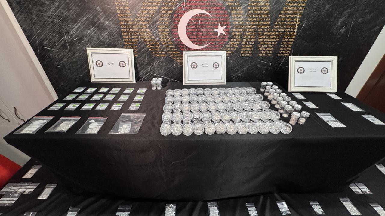 İstanbul merkezli sahte pırlanta operasyonunda yakalanan 83 şüpheliden 38'i tutuklandı