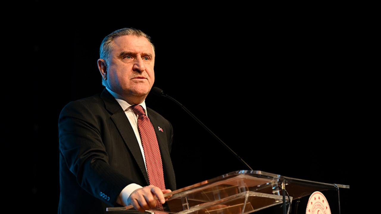 Bakan Bak'tan Süper Lig'e yükselen Arca Çorum FK'ye tebrik