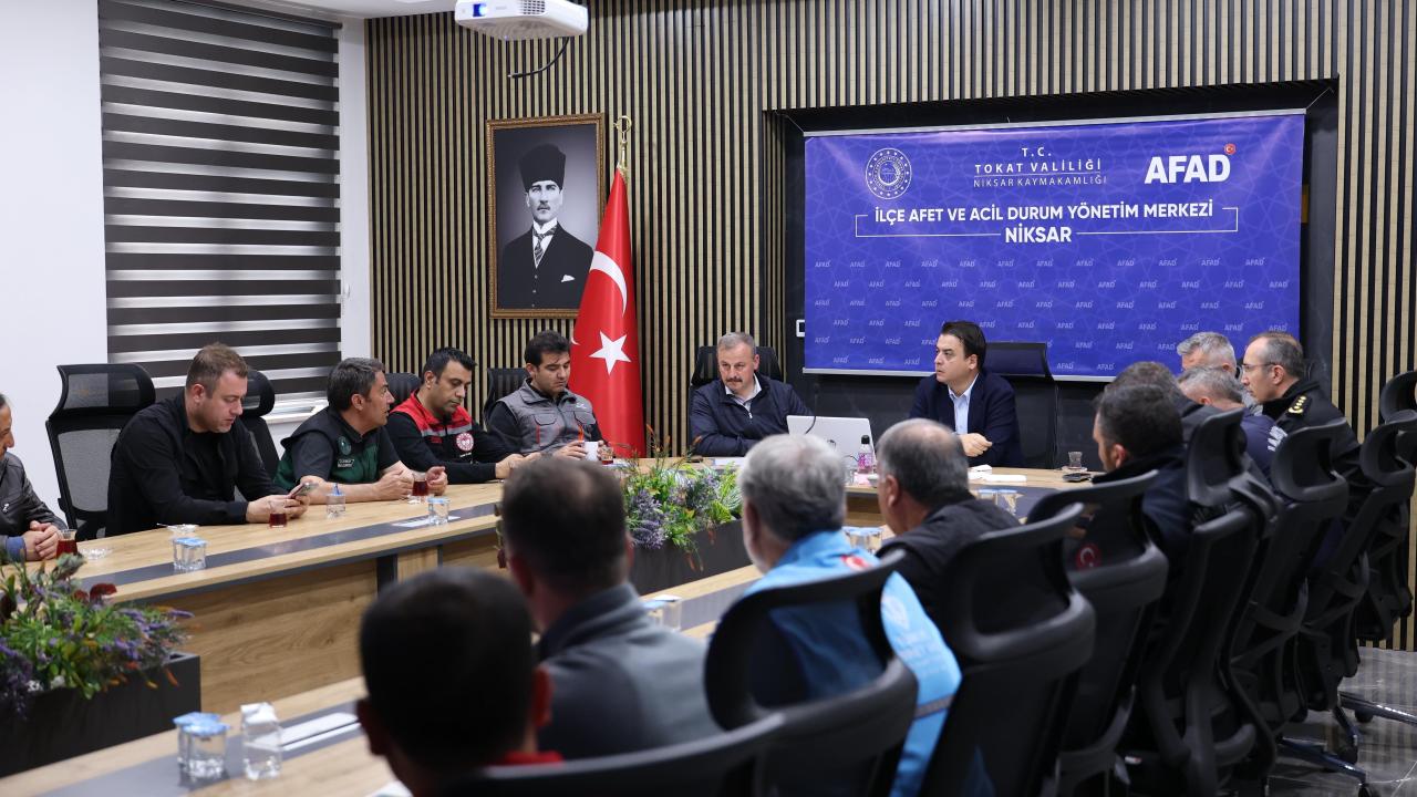 Tokat Valisi Köklü, Niksar'da taşkın riski bulunan bölgelerde incelemelerde bulundu