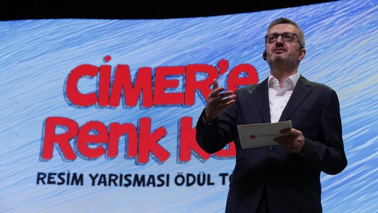 İletişim Başkanı Duran: Önerilerinizi, fikirlerinizi CİMER'e göndermenizi bekliyoruz