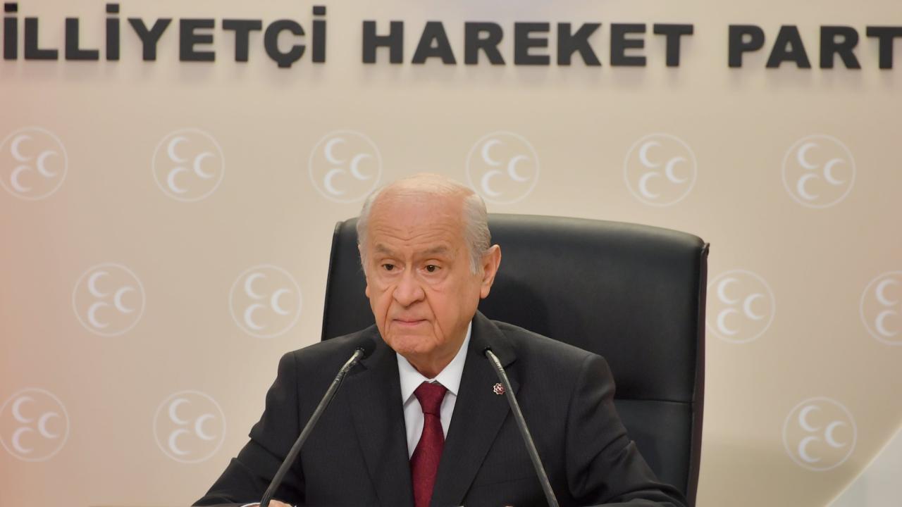 MHP Lideri Devlet Bahçeli: Rahmi Koç’un, samimi bir sohbet ortamında yaptığı bir latife üzerinden kendisine yönelik soruşturma başlatılması yanlıştır