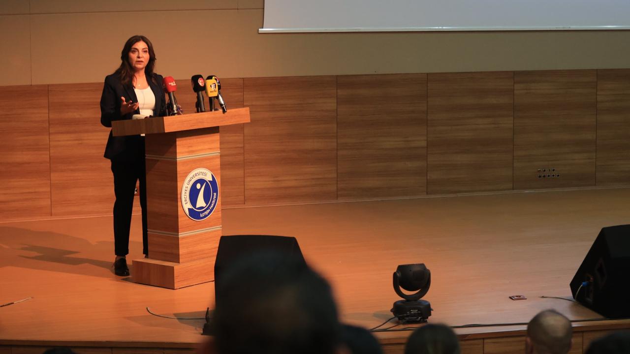 RTÜK Başkanvekili Güçer, Erciyes Üniversitesinde öğrencilerle bir araya geldi