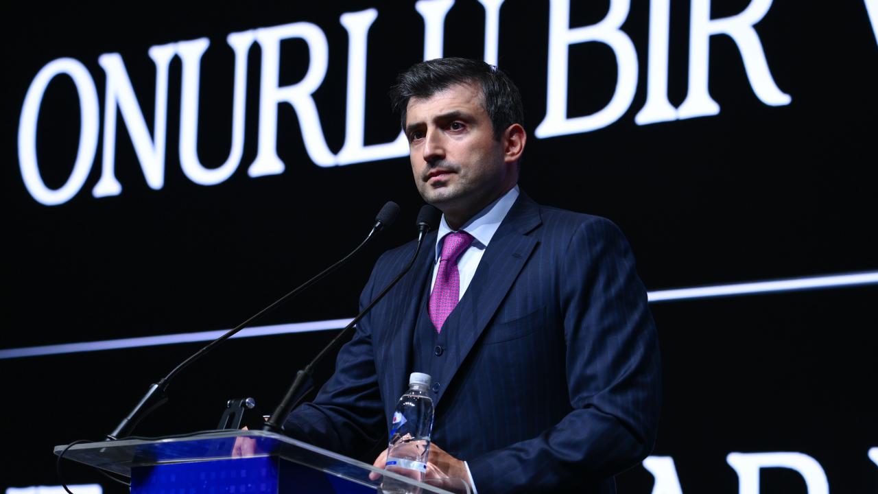 Baykar Yönetim Kurulu Başkanı Bayraktar'dan "teknoloji tekellerinin örümcek ağını yırtıp atabiliriz" açıklaması