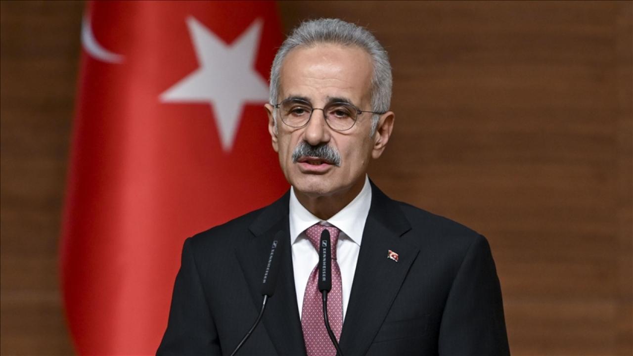 Bakan Uraloğlu'ndan A Milli Futbol Takımı'na başarı mesajı