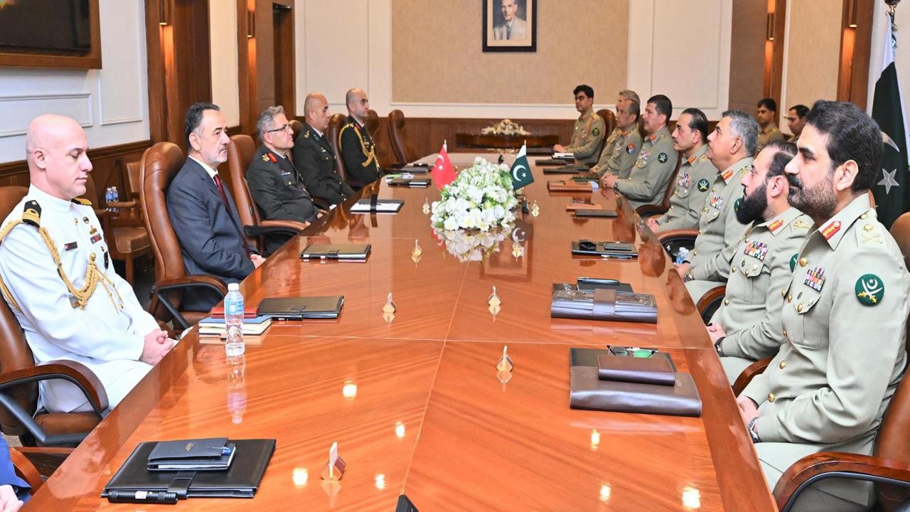 Kara Kuvvetleri Komutanı Orgeneral Tokel, Pakistan'da temaslarda bulundu