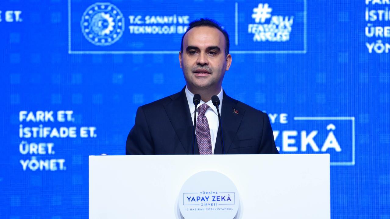 Bakan Kacır'dan gençlere "yapay zekâ ve değerler" çağrısı: Teknoloji bizi özümüzden uzaklaştırmamalı