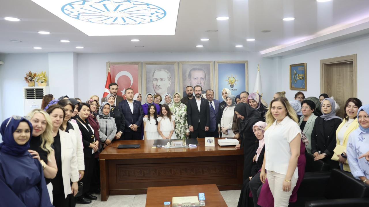 AK Parti Kadın Kolları Başkanı Ercan'dan Isparta İl Başkanlığına ziyaret