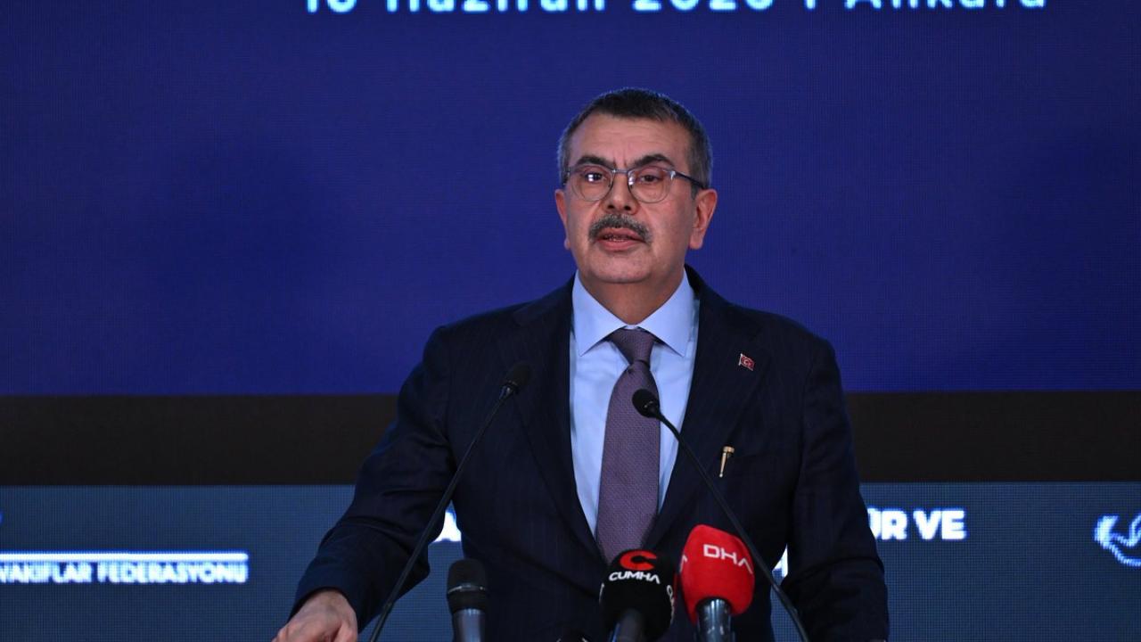 Bakan Tekin "Muharrem Ayı Oruç Açma ve Lokma Paylaşımı" programına katıldı