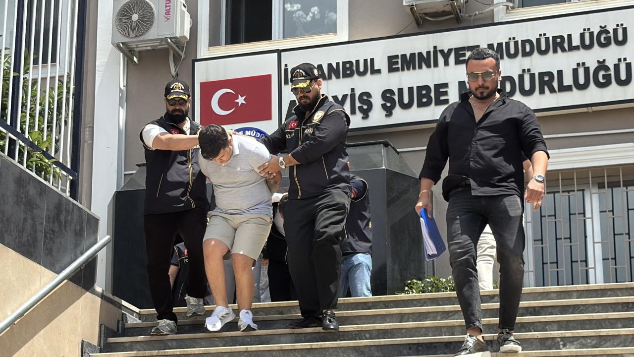 İstanbul'da suç örgütüne yönelik operasyonda yakalanan 5 şüpheli adliyede