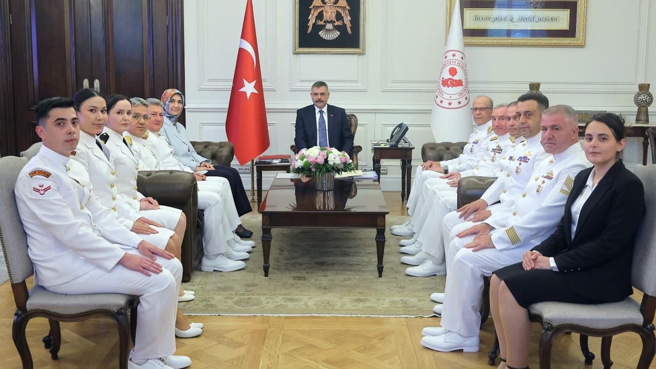 İçişleri Bakanı Çiftçi, Sahil Güvenlik Komutanlığı heyetini ağırladı