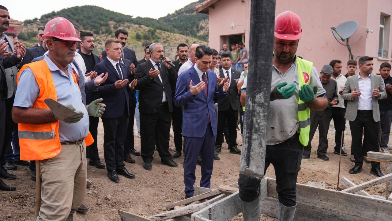Ülkü Ocakları İzmir'de anaokulu için temel attı