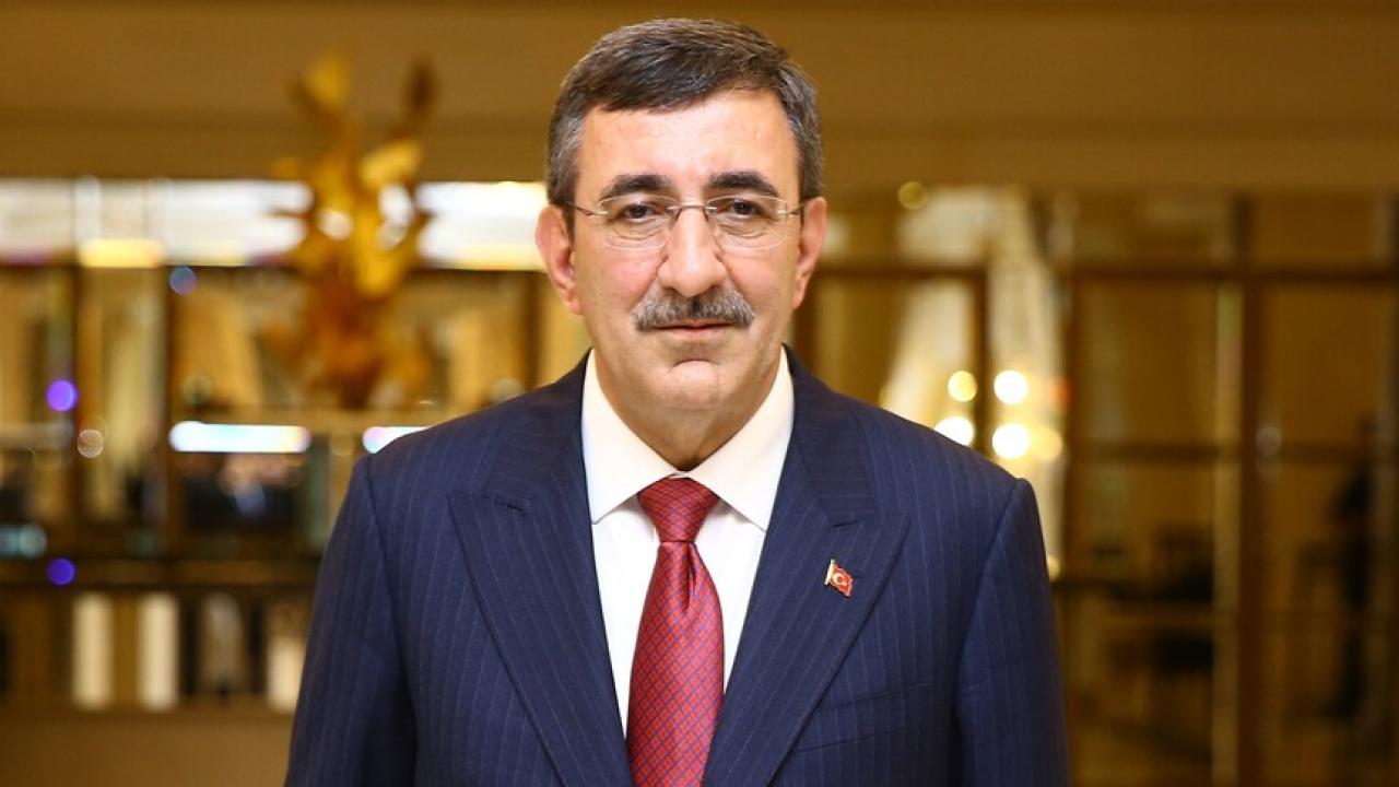 Cumhurbaşkanı Yardımcısı Yılmaz, YKS'ye girecek adaylara başarılar diledi