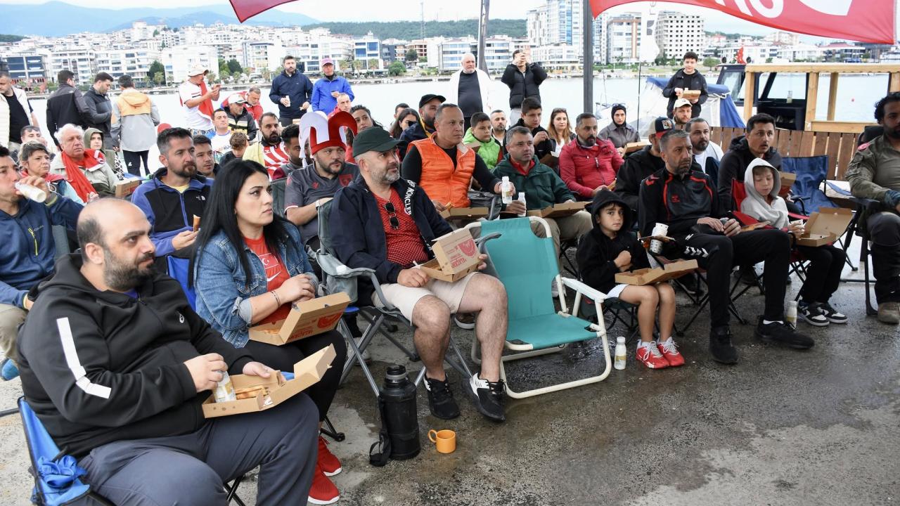 A Milli Futbol Takımı'nın maçını Karadeniz'den izlediler
