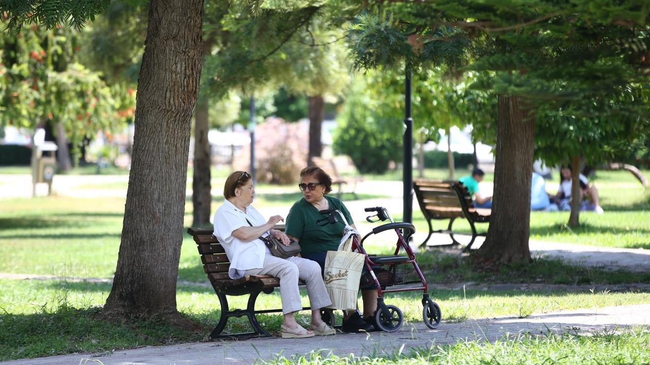 Adana'da sıcak hava etkili oluyor