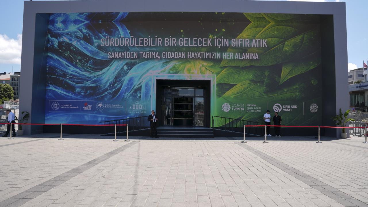 "Sürdürülebilir Bir Gelecek İçin Sıfır Atık" sergisi Taksim'de ziyaretçilerini ağırlıyor