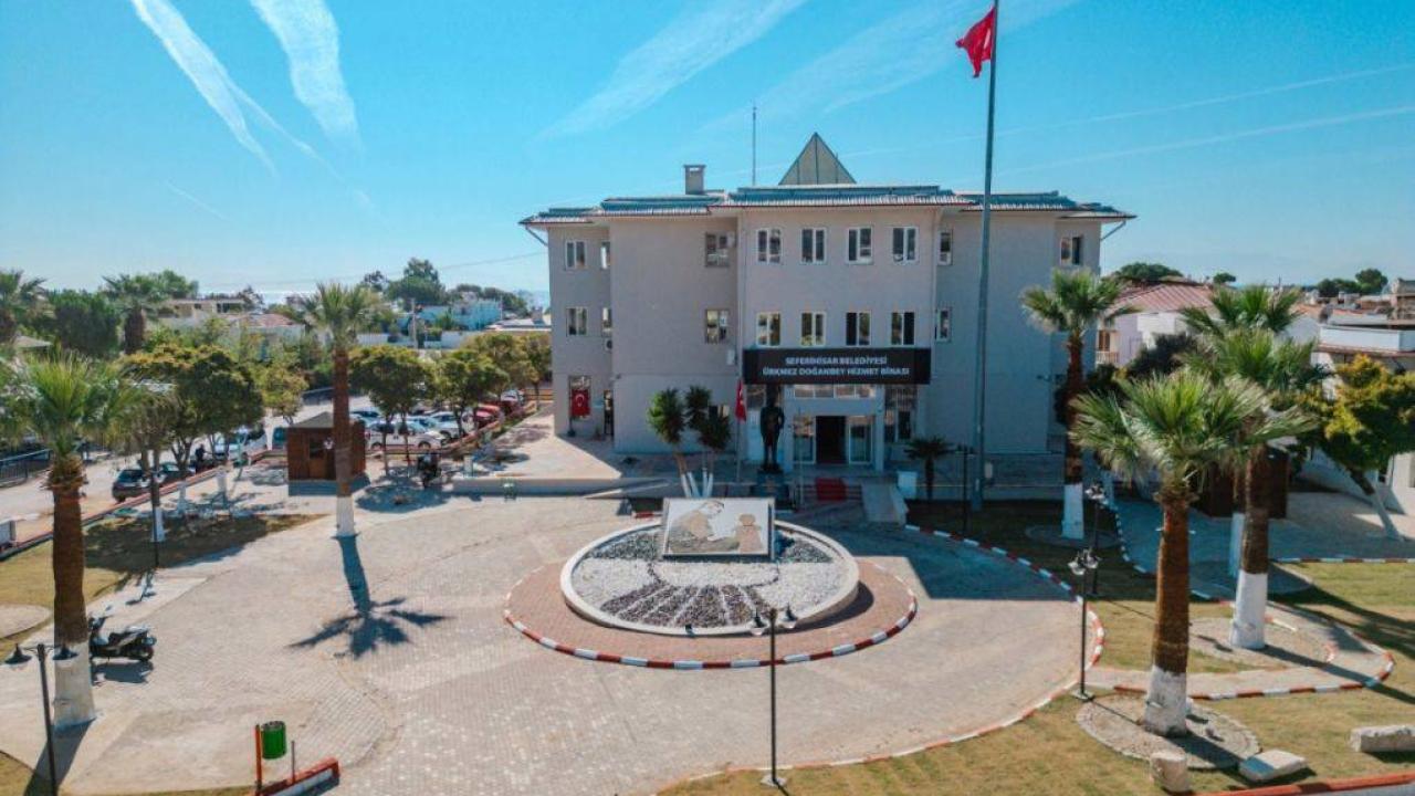 Seferihisar Belediyesine yönelik rüşvet soruşturmasında imar müdürü tutuklandı