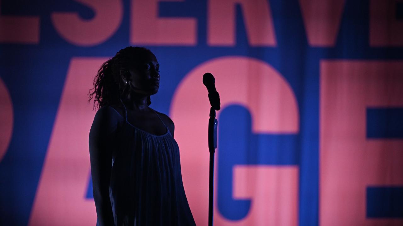 Fransız şarkıcı IMANY İstanbul'da müzikseverlerle buluştu