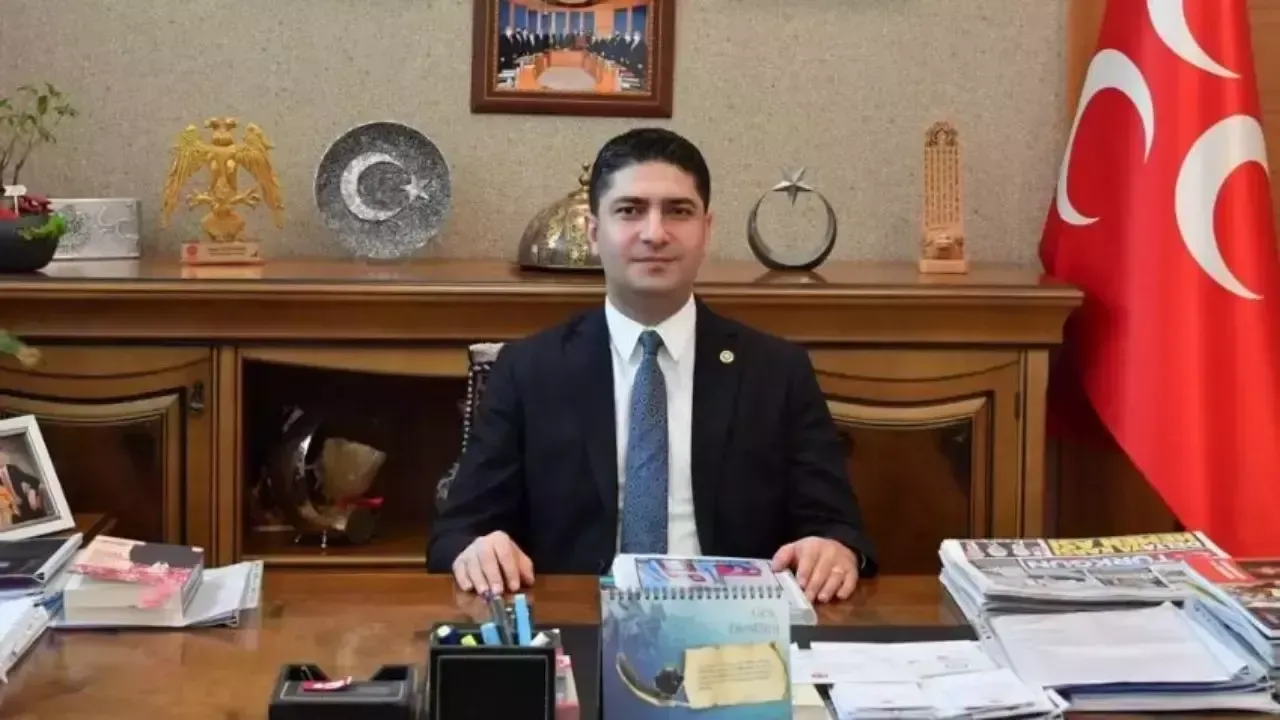 MHP'li Özdemir'den Ümit Özdağ'a tepki: Bu provokatör şahsın ne Kayseri nede aziz milletimiz nazarında kıymeti harbiyesi yoktur