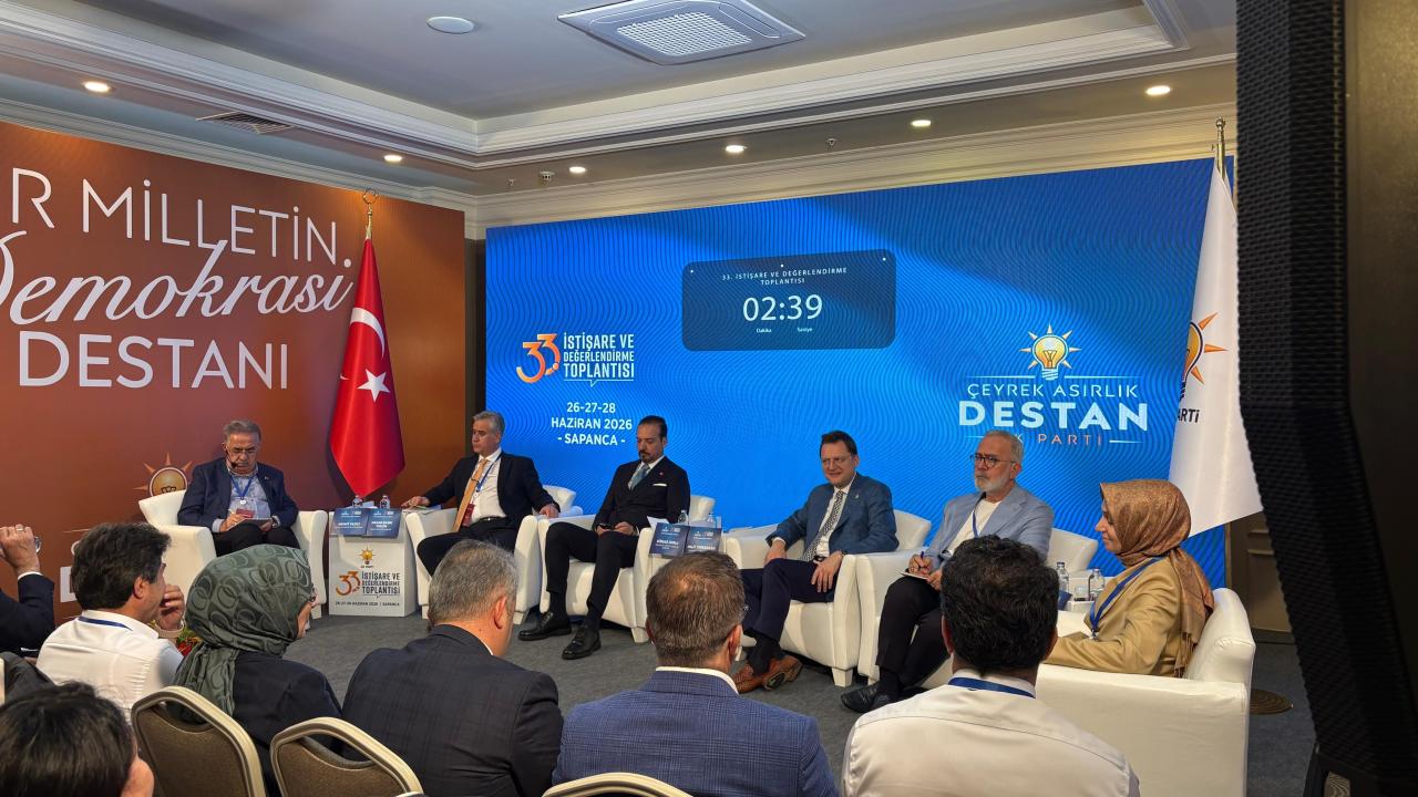 AK Parti'de "Parti Politikaları Oturumu" gerçekleştirildi