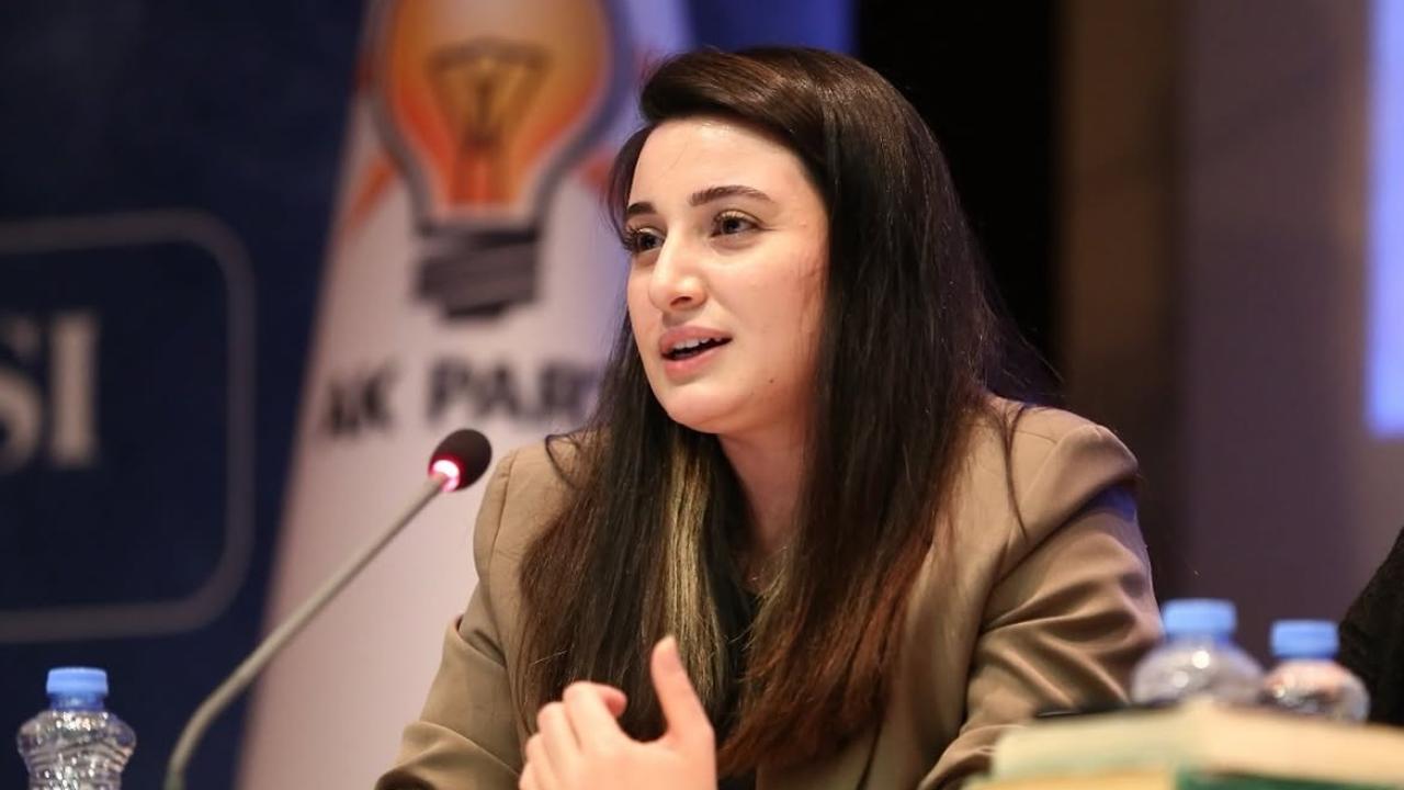 AK Parti Genel Sekreter Yardımcısı Tuncer'den Özgür Özel'e tepki: Senin krizlerle yönettiğin genel merkezinden çok daha nizami ve huzurludur bizim teşkilatlarımız