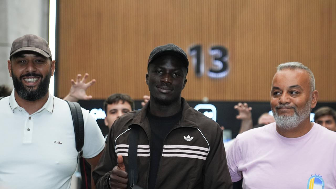 Beşiktaş'ın prensip anlaşmasına vardığı Kassoum Ouattara, İstanbul'a geldi