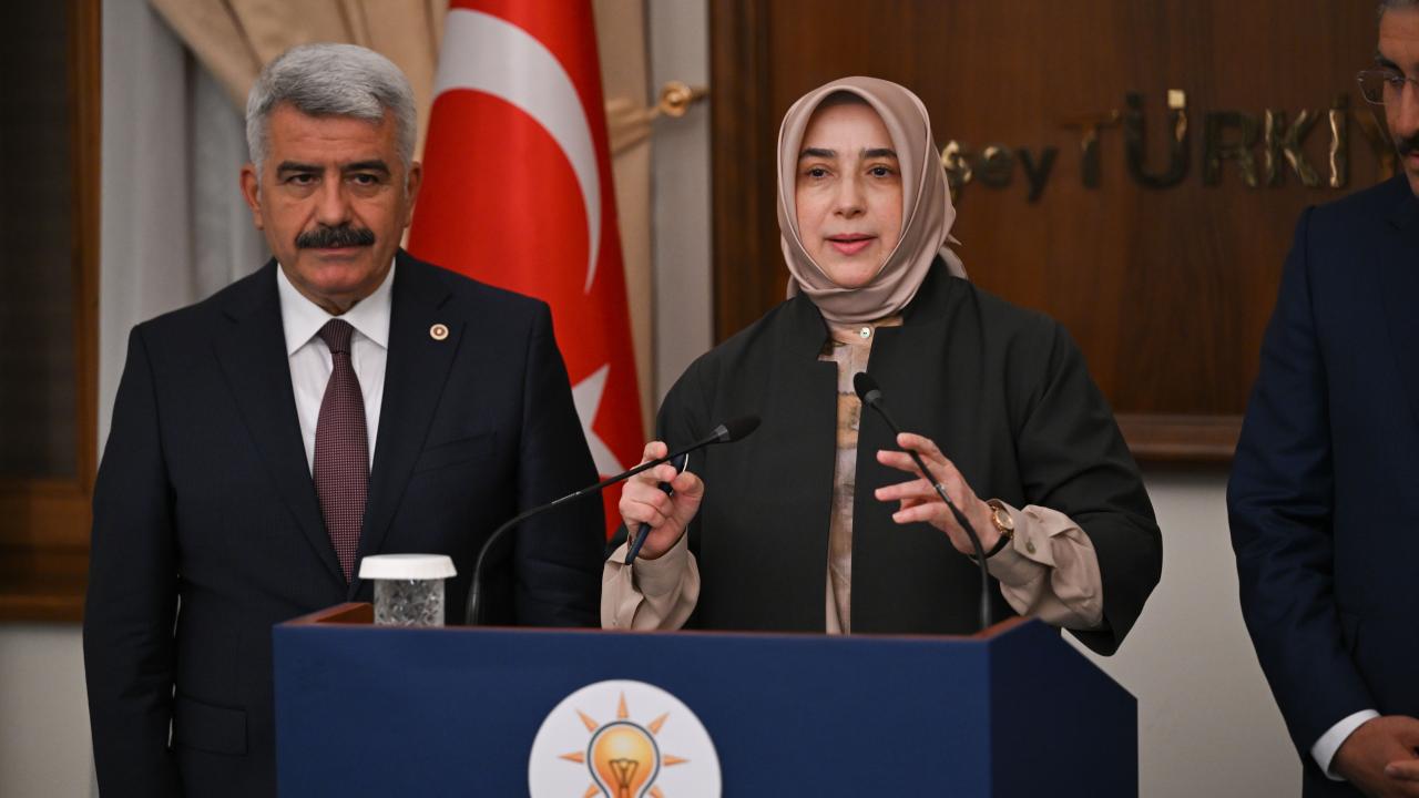 AK Parti, öğrenci affı ve yükseköğretime ilişkin düzenlemeleri de içeren kanun teklifini TBMM Başkanlığına sundu