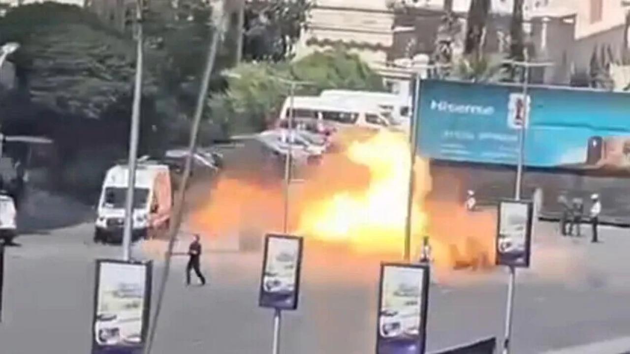 Suriye'nin başkenti Şam'da meydana gelen patlamalarda 18 kişi yaralandı