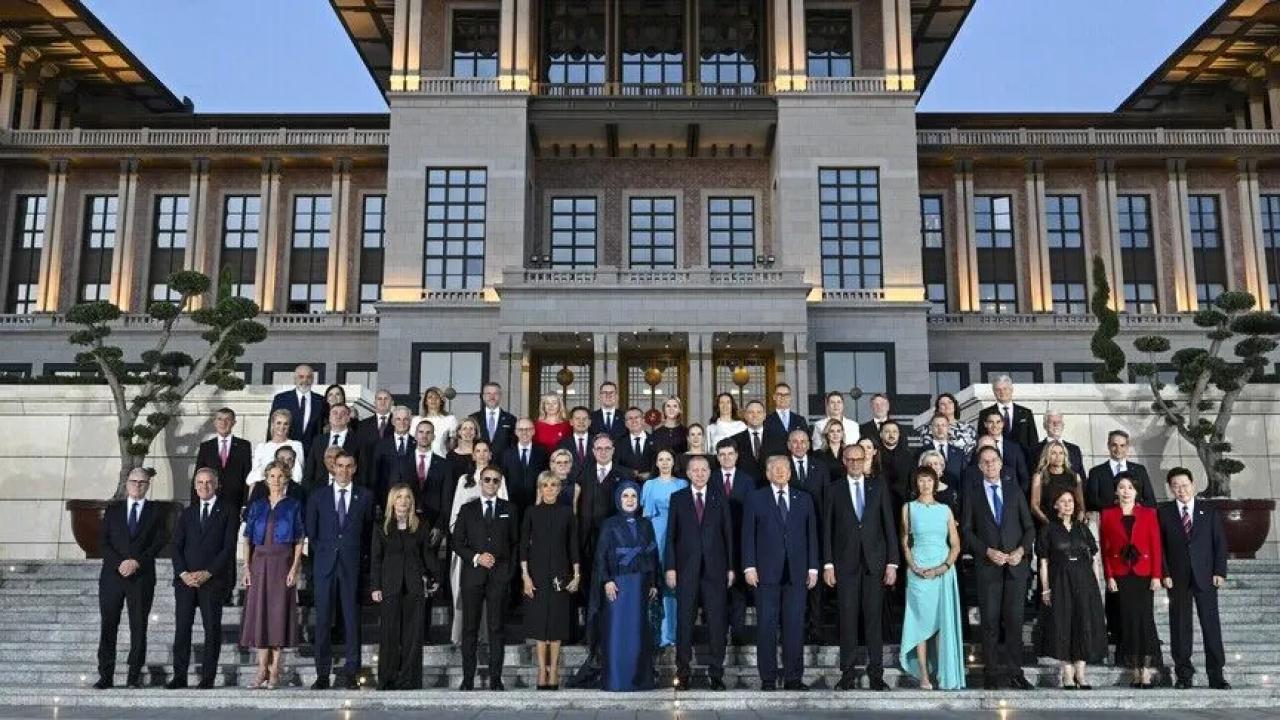 Cumhurbaşkanı Erdoğan ve eşi Emine Erdoğan, devlet ve hükümet başkanları ile eşleri onuruna yemek verdi
