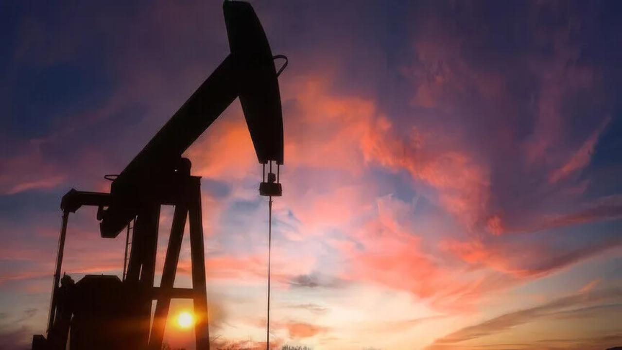 Trump'ın İran'la müzakerelerin bittiğini açıklamasıyla Brent petrolün fiyatı yüzde 6'dan fazla yükseldi