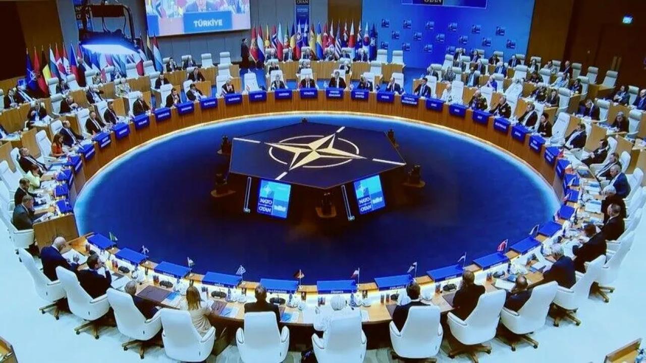 Milli Savunma Bakanı Güler, NATO Savunma Bakanları için düzenlenen çalışma yemeğine katıldı