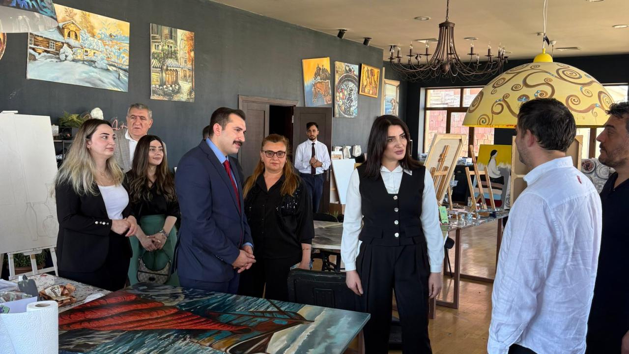 MHP Genel Başkan Başdanışmanı Özdaşlı'dan Azerbaycan Ülkü Ocakları Sanat Atölyesini ziyaret