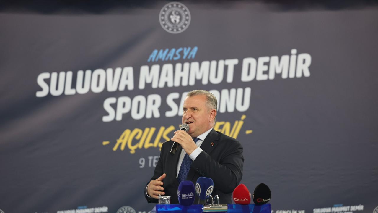 Bakan Bak: Gençlik ve Spor Bakanlığı olarak en önemli görevimiz gençlerimizi kötü alışkanlıklardan uzak tutmaktır.