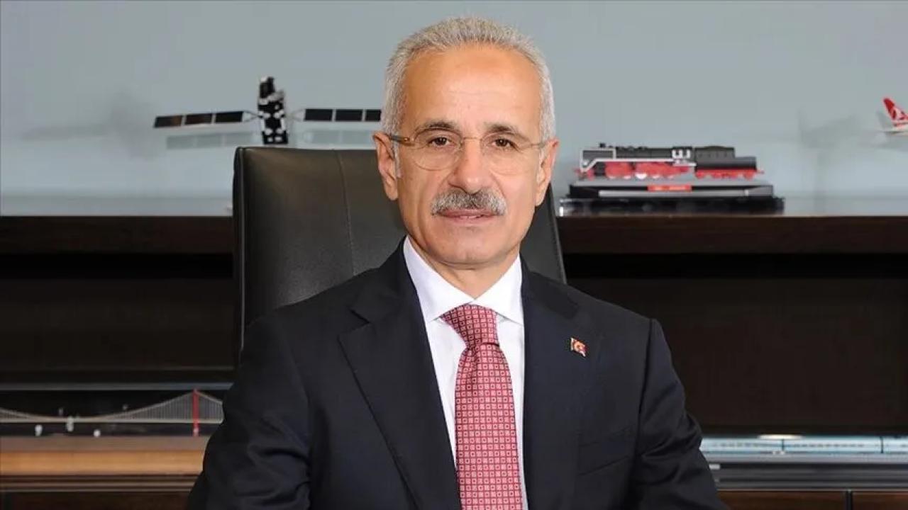 Bakan Uraloğlu'ndan "Ayasofya'nın Açılış Yıl Dönümü" mesajı: Aynı inançla, aynı şuurla bu kutlu emanete sahip çıkmaya devam ediyoruz