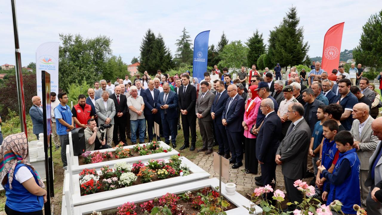 15 Temmuz şehidi İsmail Kefal, Giresun'da mezarı başında anıldı