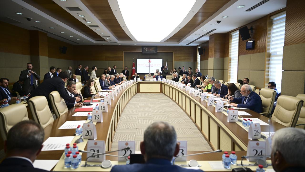 Öğrenci affına ve yükseköğretime ilişkin düzenlemeleri içeren kanun teklifi komisyonda