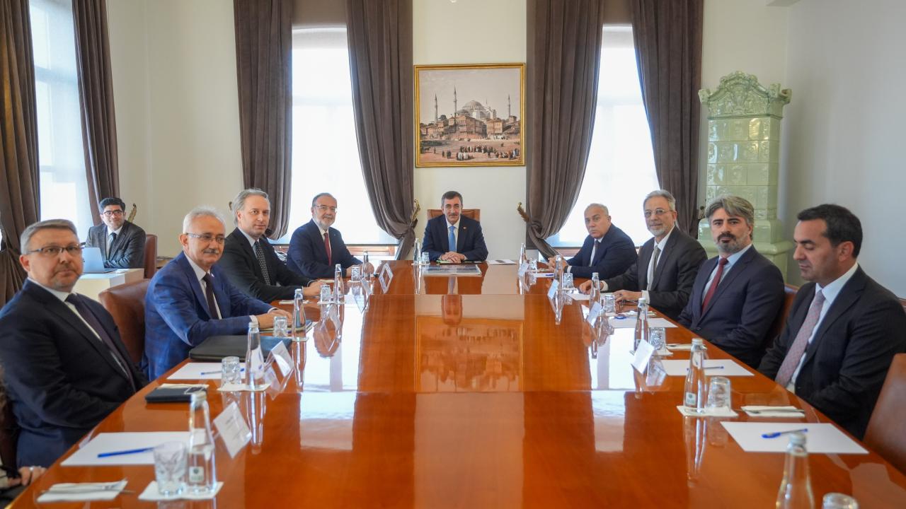 Cumhurbaşkanı Yardımcısı Yılmaz, İstanbul'da ziyaretlerde bulundu