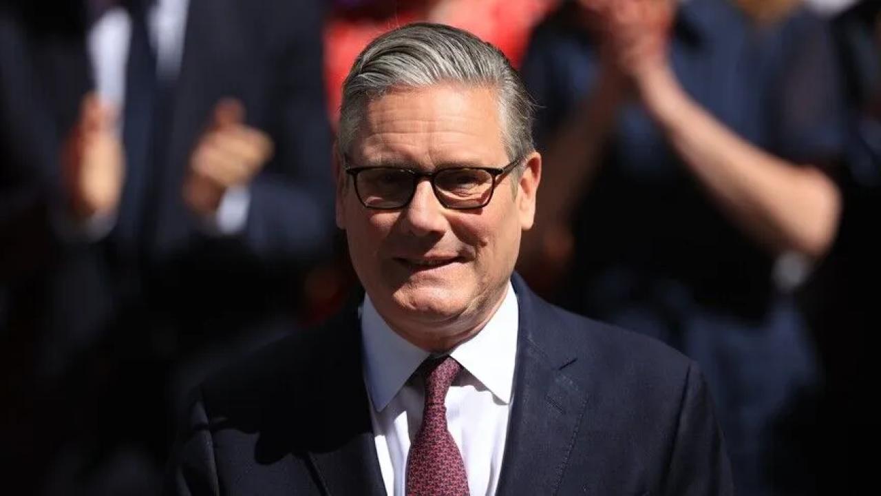 İngiltere Başbakanı Keir Starmer başbakanlık görevinden resmen istifa etti