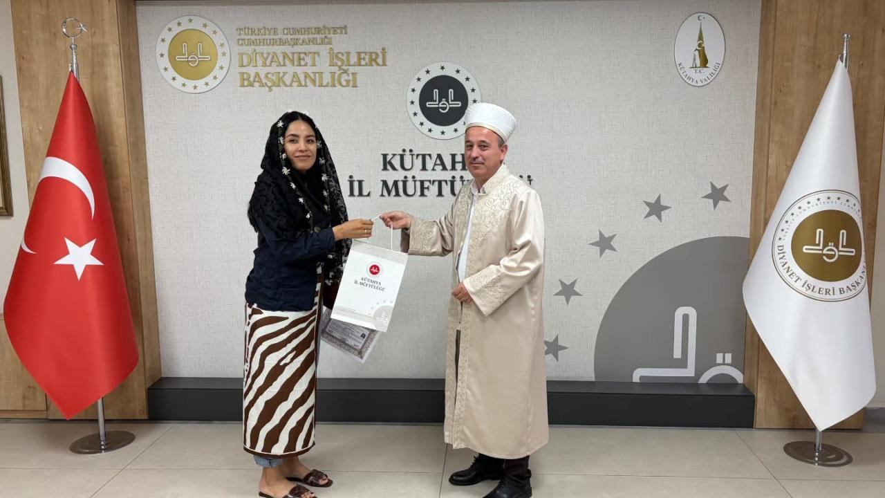 Meksikalı Rubi Ramirez Martinez Kütahya'da Müslüman oldu