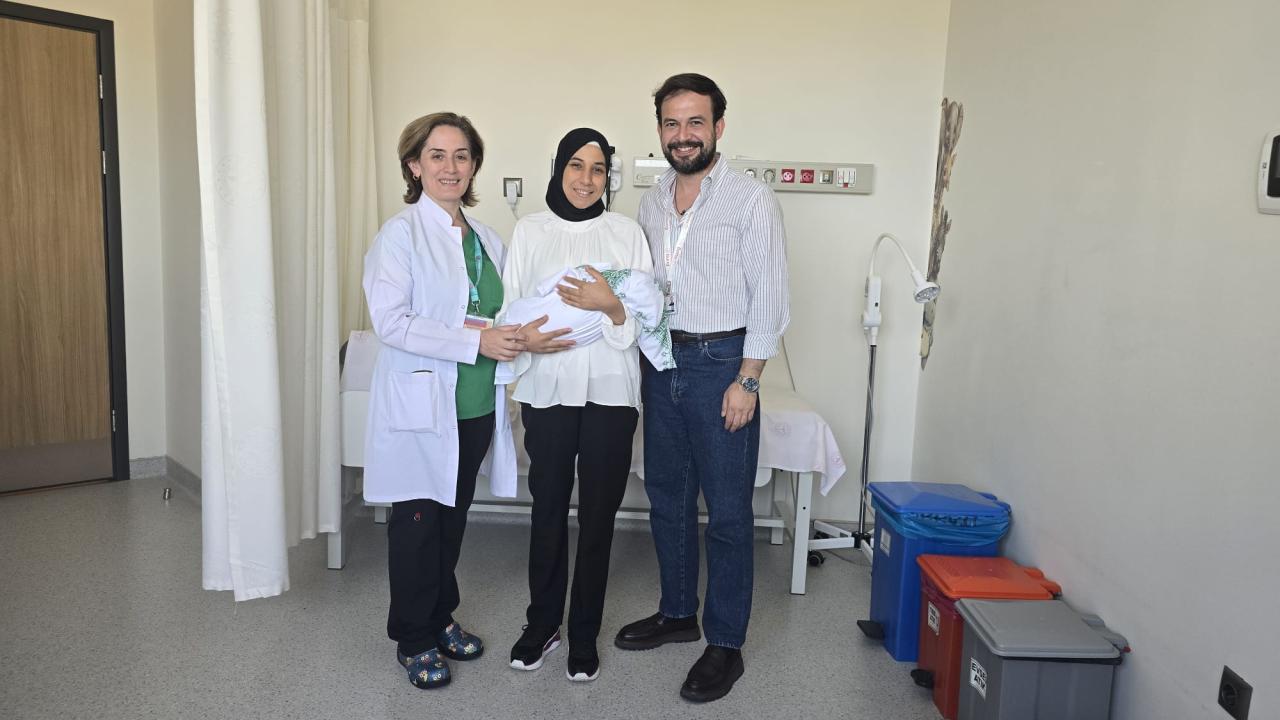 Bursa'da anne karnındaki müdahaleyle yaşam şansı artan bebek doğum sonrası sağlığına kavuştu