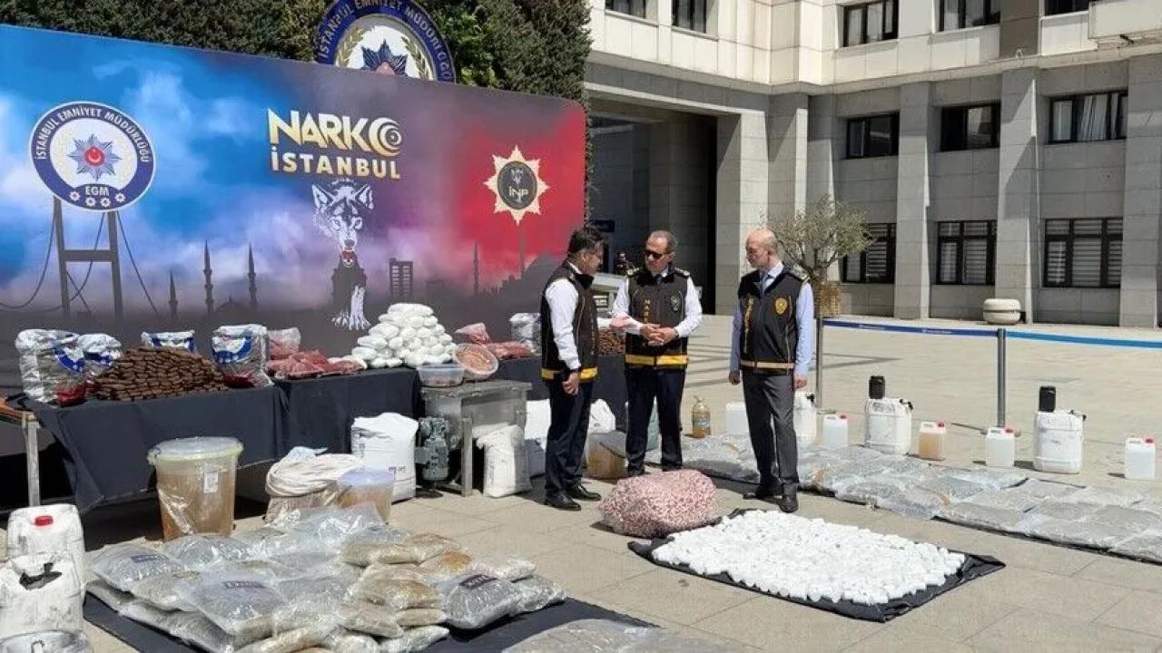İstanbul merkezli operasyonlarda 1 ton 163 kilogram uyuşturucu ele geçirildi