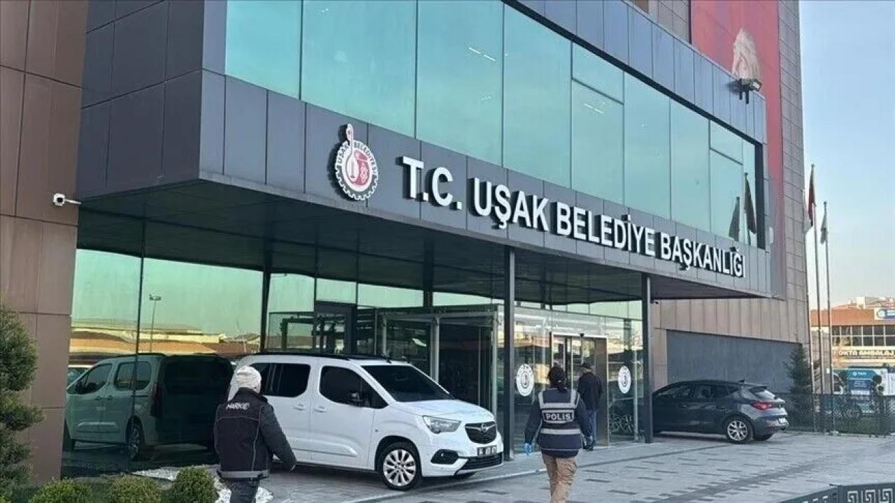 Uşak Belediyesinde sigortalı gösterilip Özkan Yalım'ın işletmelerinde çalışan 15 şüpheli gözaltında