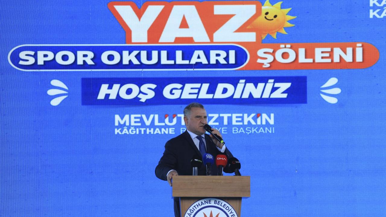 Bakan Bak: Bu zamana kadar yaklaşık 12 milyon çocuğumuza yüzme öğrettik