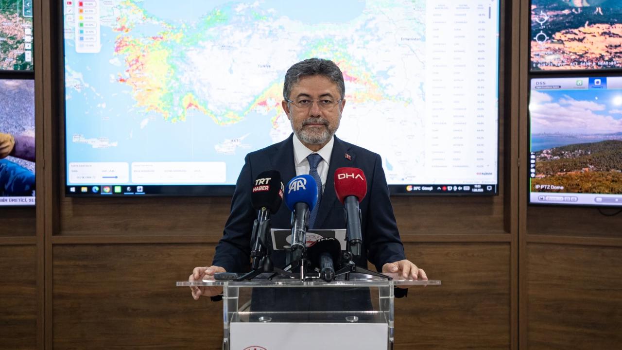 Bakan Yumaklı: An itibarıyla çıkan 260 yangından 258'ini kontrol altına aldık