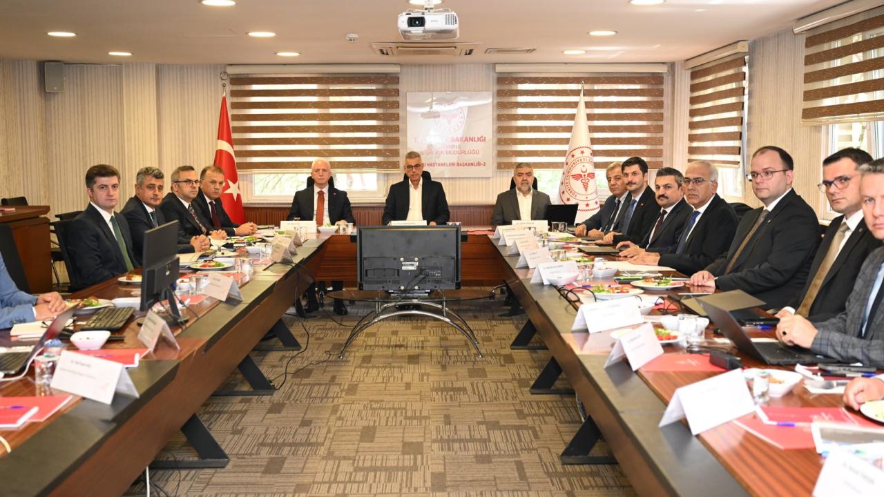 Sağlık Bakanı Memişoğlu, İstanbul'da Sağlık Yatırımları Toplantısı'na katıldı