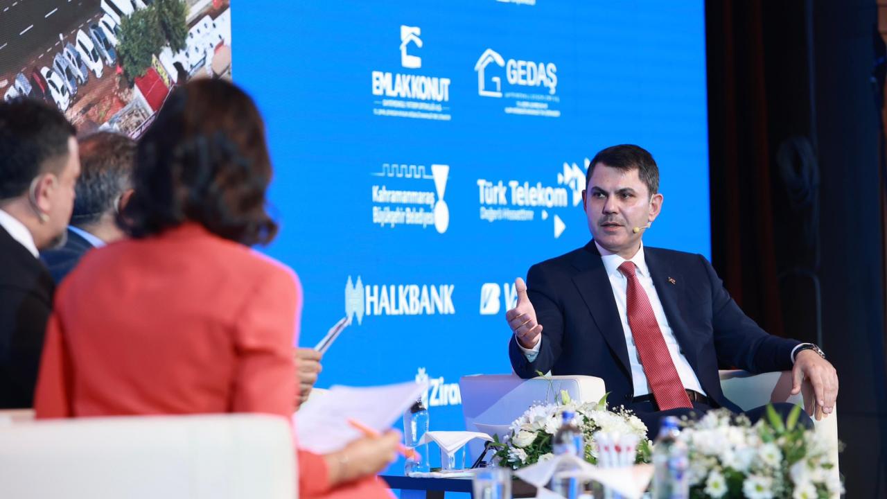 Bakan Kurum: Son depremzedenin yüzü gülene kadar bölgeden ayrılmayacağız