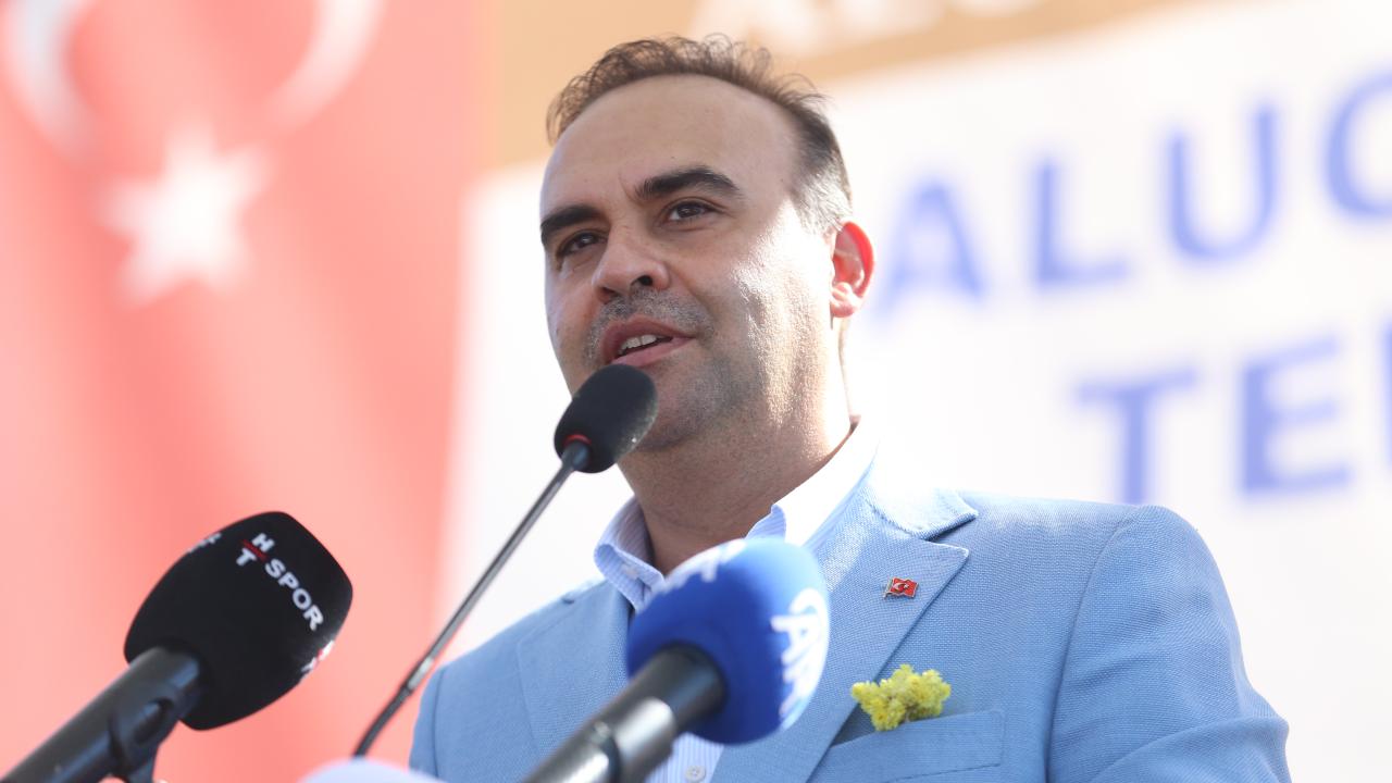 Bakan Kacır: Bir yandan milli teknoloji hamlesini hayata geçirirken, bir yandan yerel kalkınmaya sahip çıkmak zorundayız